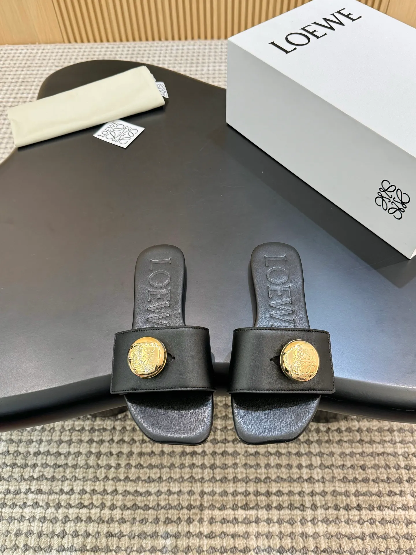 👟👟Ex-factory price 340👟👟 Clamshell box + 10 LOEWE 25th spring and summer new styles, seven colors to choose from. Code number 35-43, genuine leather base plus 40